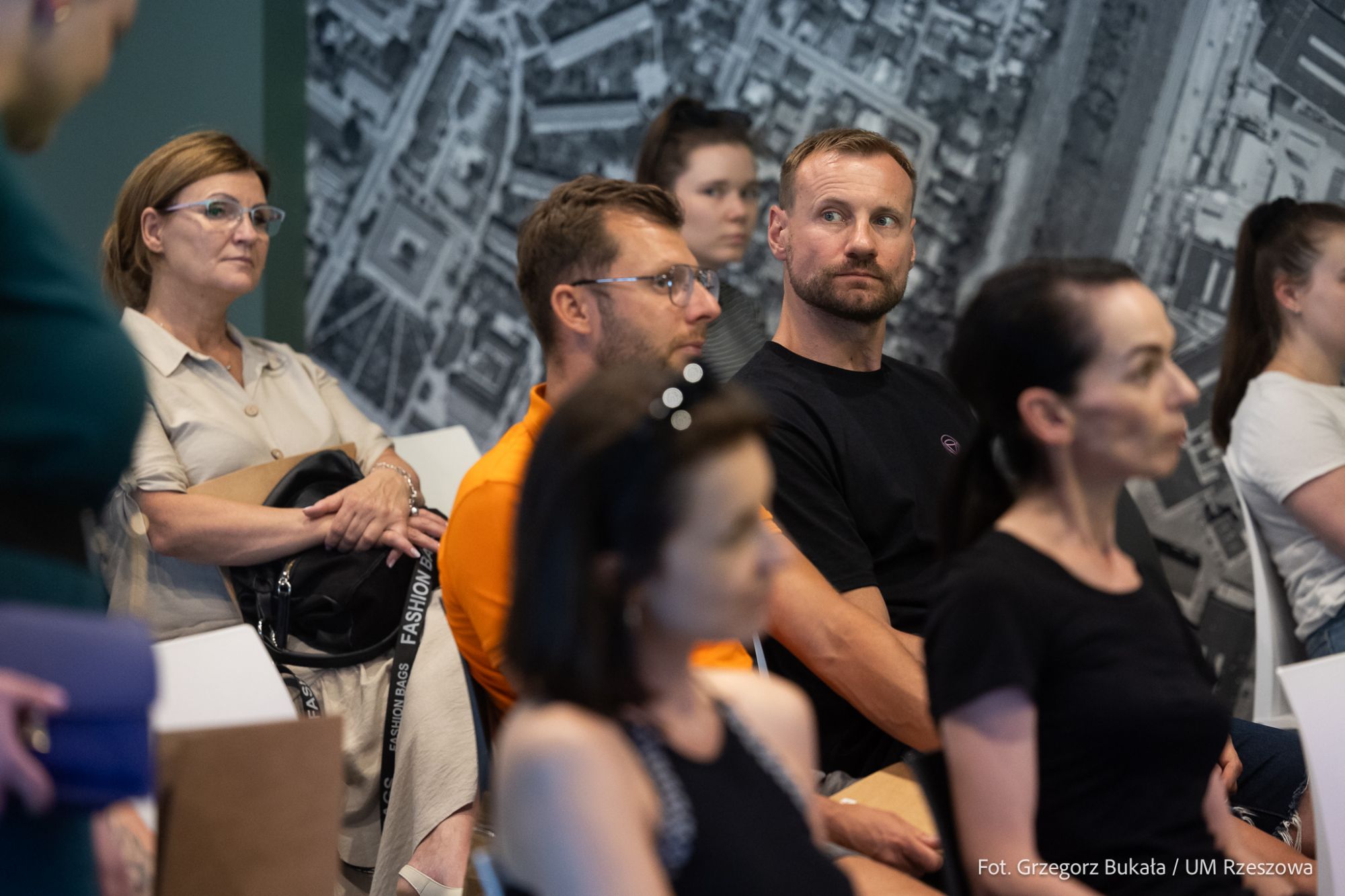 spotkanie z przedsiębiorcami dotyczącego włączenia usług do aplikacji Rzeszowska Karta Mieszkańca, fot. Grzegorz Bukała, Urząd Miasta Rzeszowa